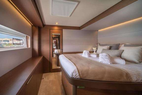 Double cabin