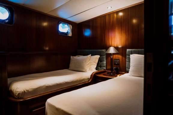 Image of Capricorn One yacht #10