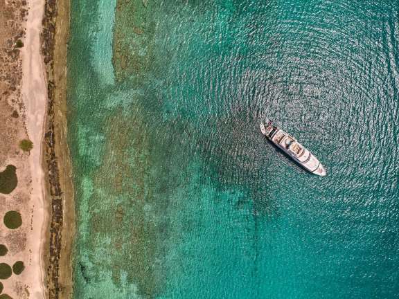 Image of OPTION B yacht #17