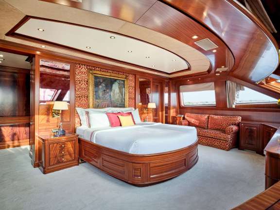 Image of OPTION B yacht #6