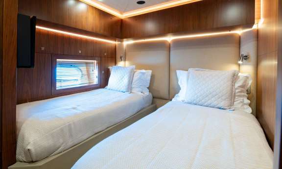 Image of BLADE 6 yacht #9