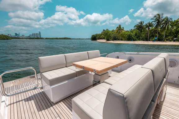 Image of Queen Lia II yacht #12