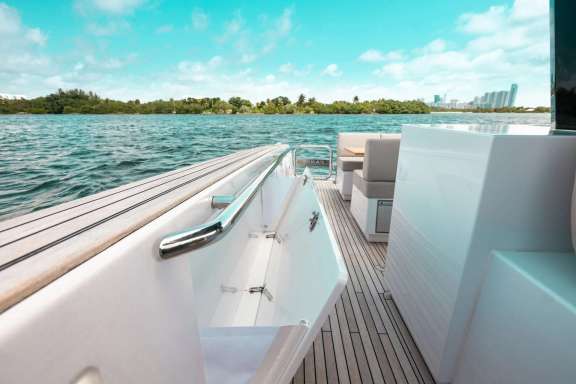 Image of Queen Lia II yacht #13