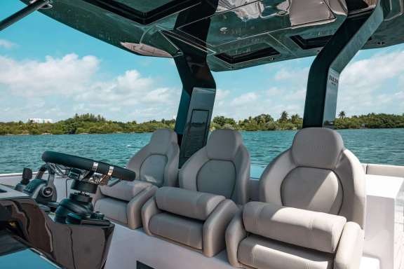 Image of Queen Lia II yacht #14