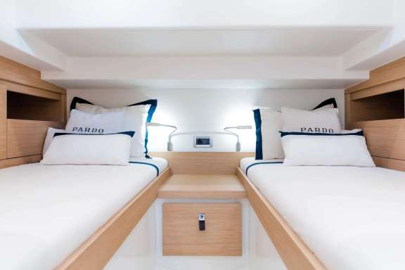 Image of Queen Lia II yacht #5