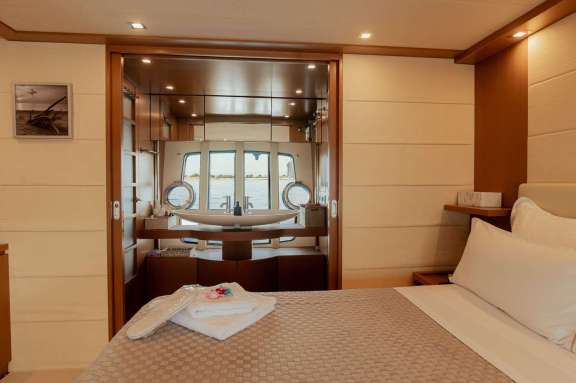 Master cabin en-suite facilities