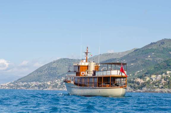 Image of OVER THE RAINBOW OF LONDON yacht #17