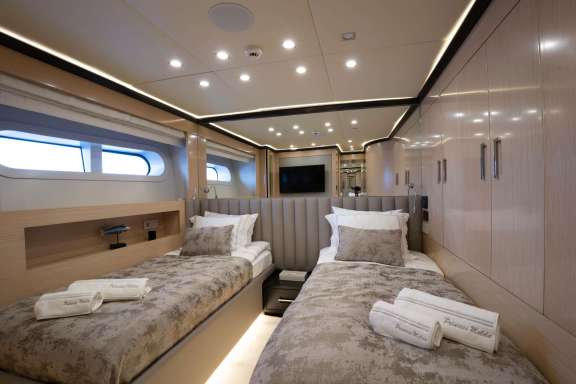 Image of PRINCESS MELDA yacht #11