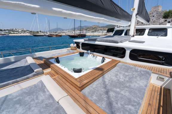 Image of LUCKY YOU yacht #5