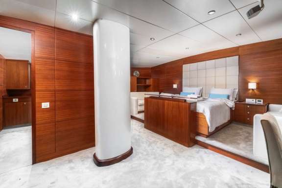 Image of LUCKY YOU yacht #8