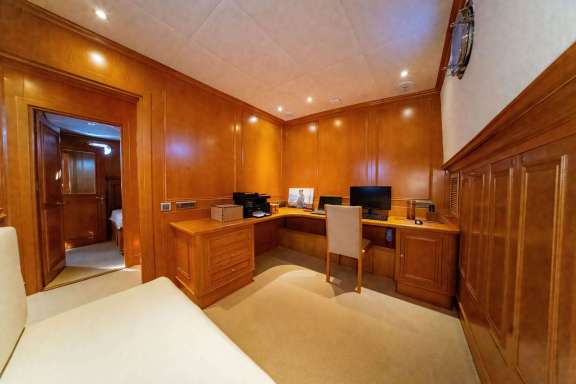 Image of BABYLON yacht #15