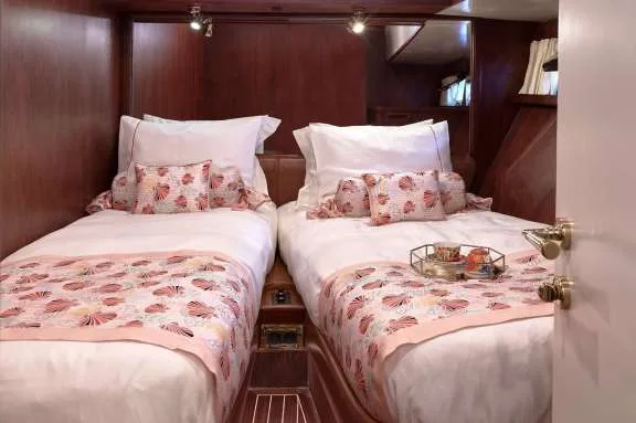 Twin Cabin