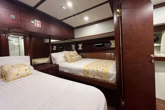 Triple Cabin