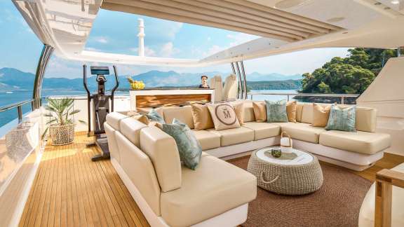 Image of MIRAGE IV yacht #11