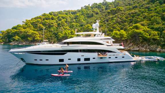 Image of MIRAGE IV yacht #5