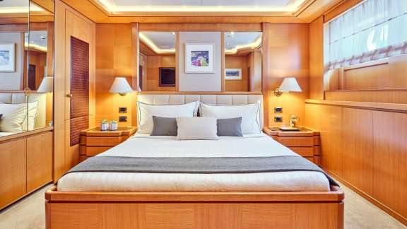 Image of OASIS yacht #9