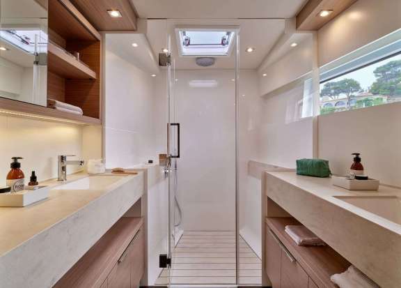 Image of LORAIN yacht #7