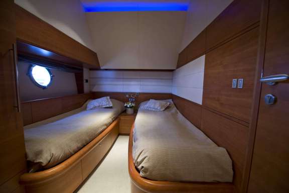 Image of JULY yacht #9