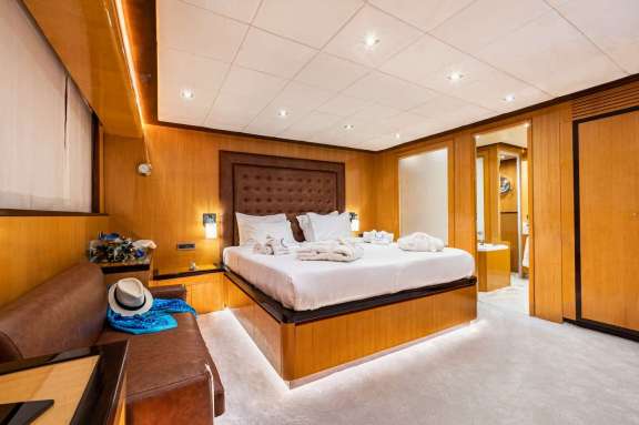 Image of CAN’T REMEMBER yacht #6