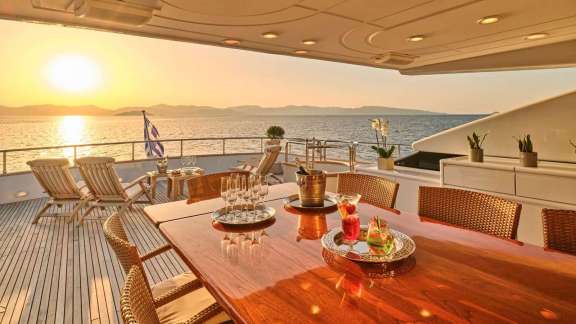 Image of LEET IT BE yacht #14