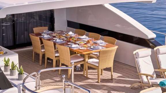 Image of LEET IT BE yacht #15