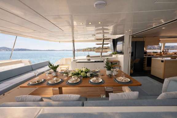 Royal-Destiny-cockpit-table