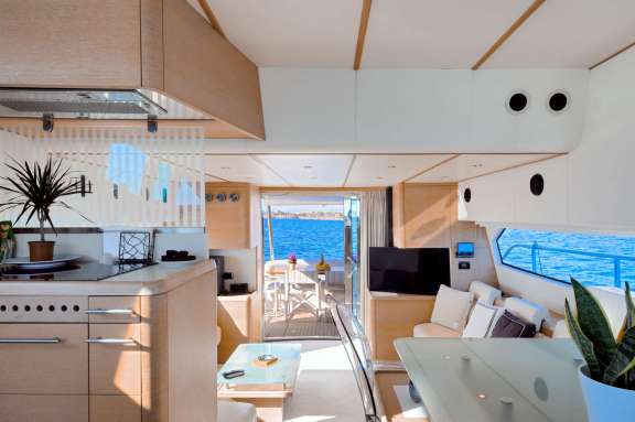 Image of BLUEWAVE yacht #4