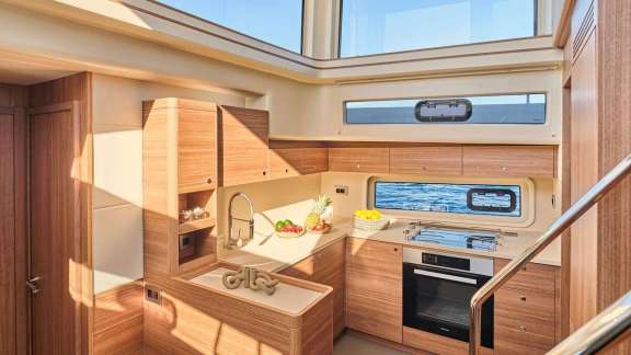 Image of LADY D yacht #17