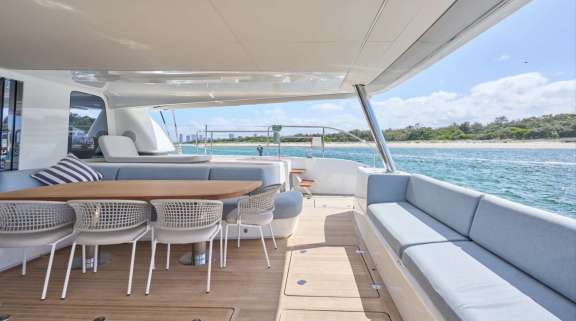 Aft Deck/Dining Table