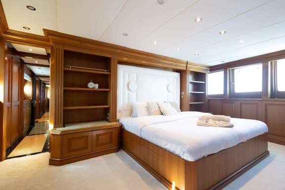 Image of KOKOMO NIGHTS yacht #11
