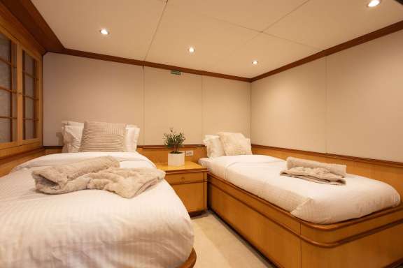 Image of KOKOMO NIGHTS yacht #13