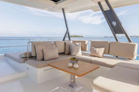 Fly bridge seating area