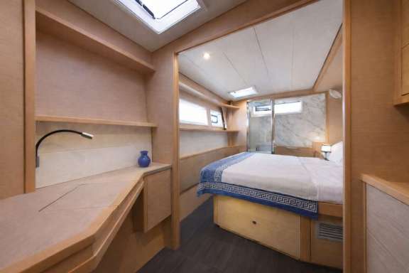 Image of LARGO WINCH yacht #8