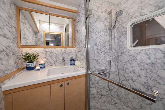 Image of LARGO WINCH yacht #9