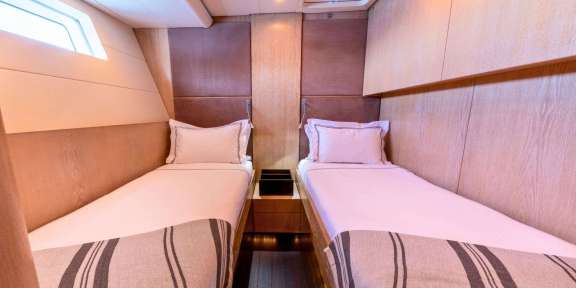 Image of YCH2 yacht #7