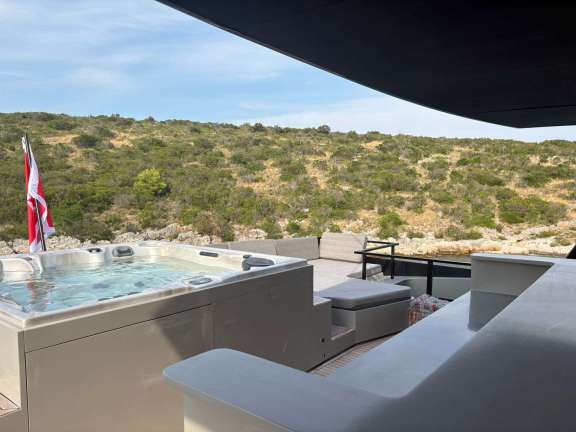 Image of Funky Choice yacht #5