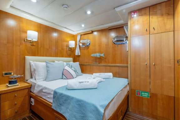Image of QUEEN OF SEA yacht #17