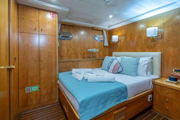 Image of QUEEN OF SEA yacht #19