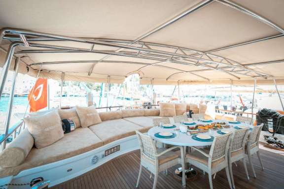 Image of QUEEN OF SEA yacht #2