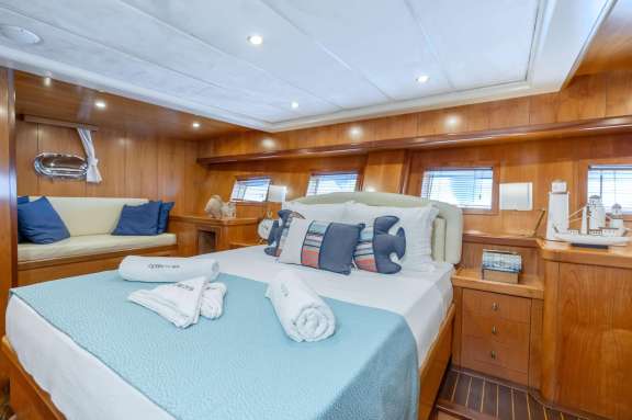 Image of QUEEN OF SEA yacht #6