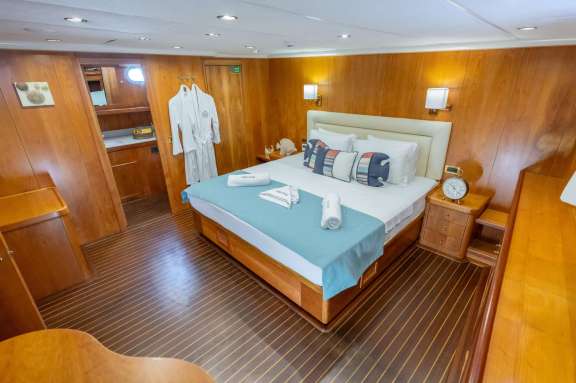 Image of QUEEN OF SEA yacht #7