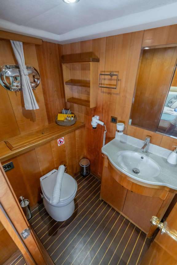 Image of QUEEN OF SEA yacht #8