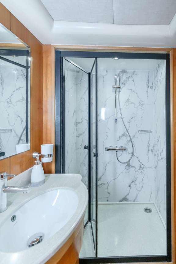 Image of QUEEN OF SEA yacht #9