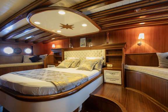 Image of Oxyzen yacht #6