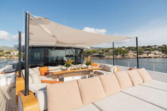 Upper Deck Fore