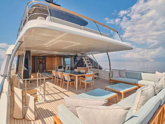 Upper Deck