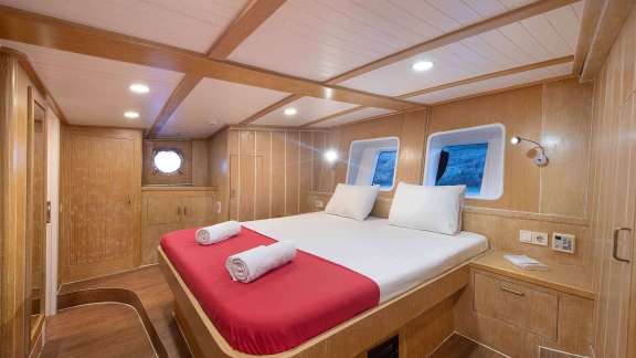 Image of OGUZ BEY yacht #18