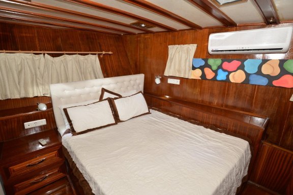 Image of HOLIDAY X yacht #12