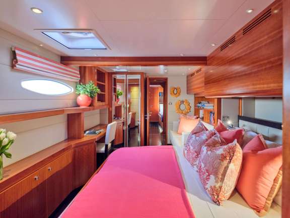 Image of WORLD’S END (MED) yacht #6