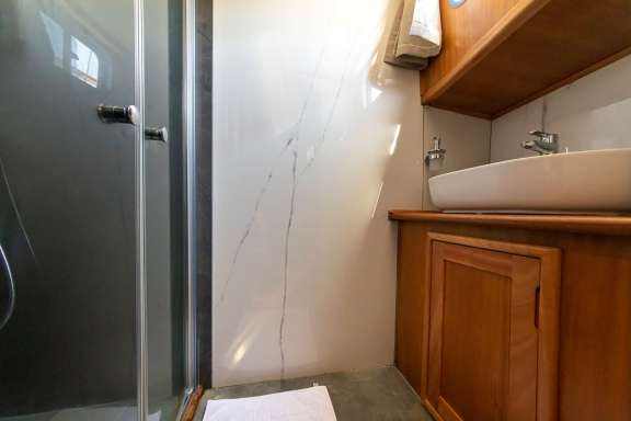 master cabin bathroom